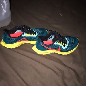 Nike Pegasus 36 running shoes trail